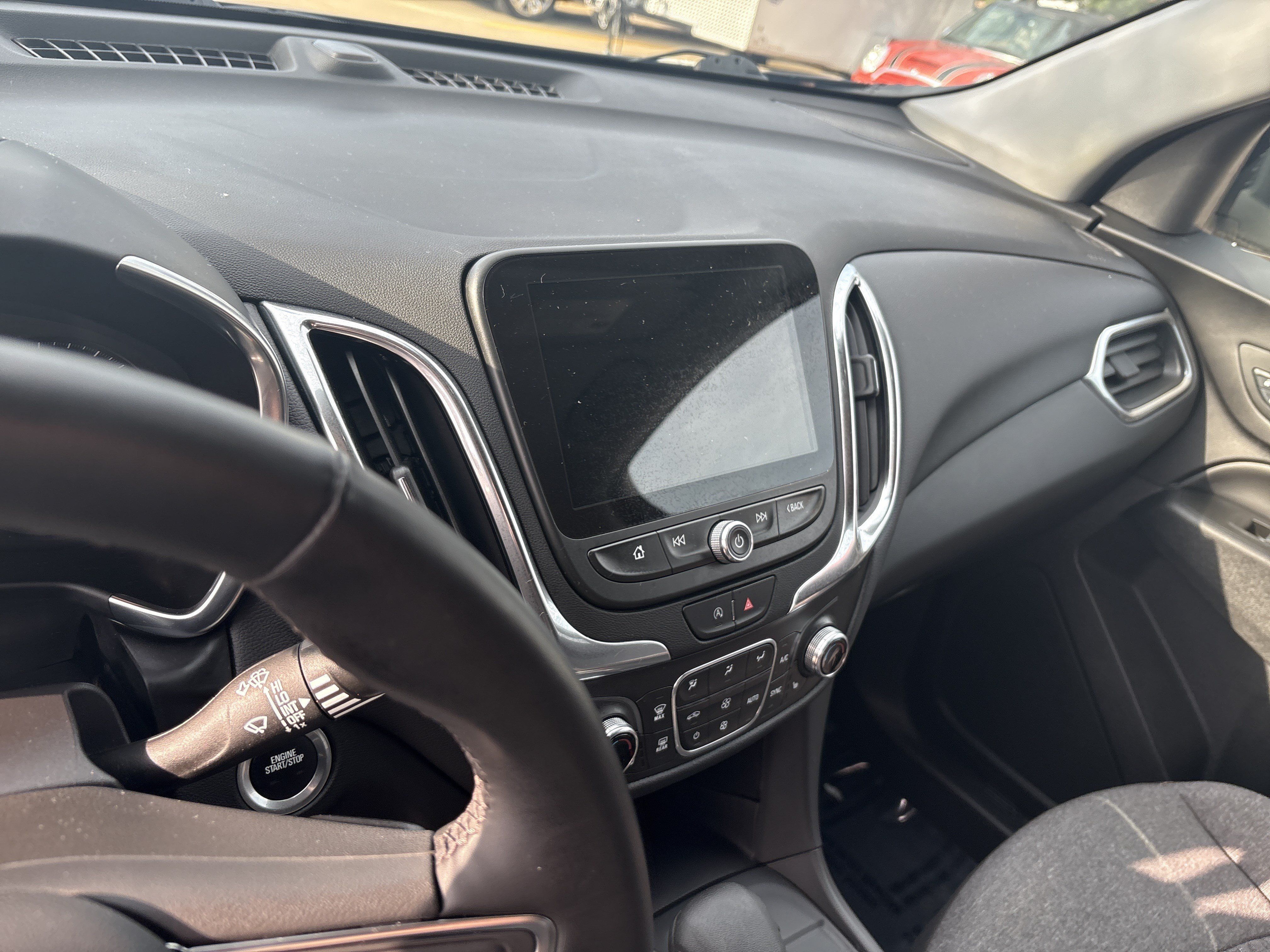 Used 2024 Chevrolet Equinox LT AWD/4WD image 12