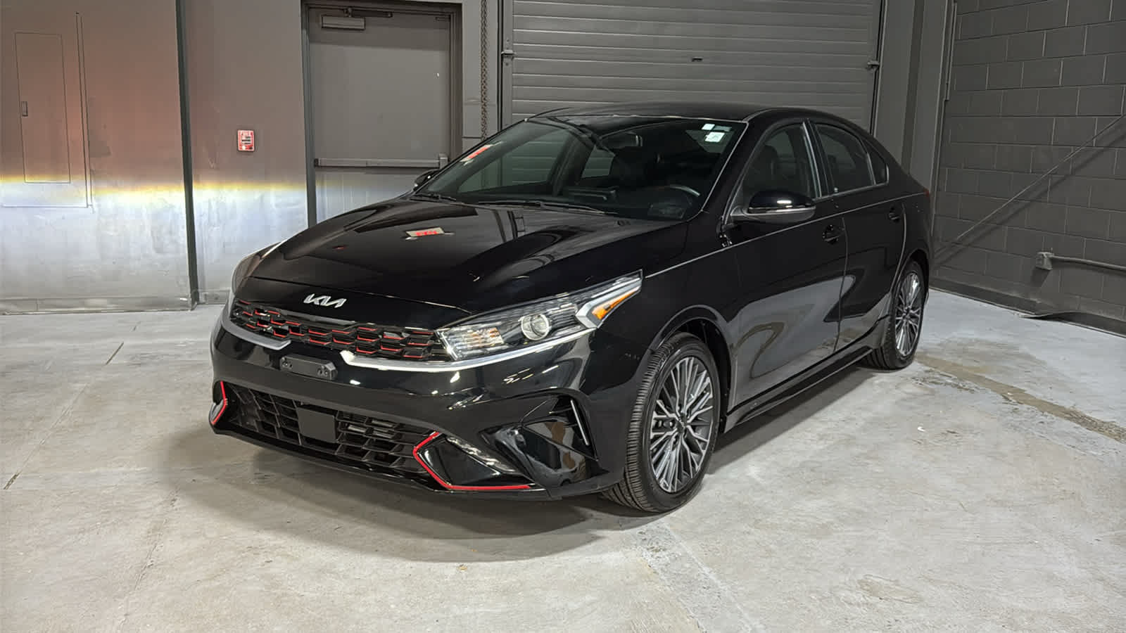 Used 2022 Kia Forte GT-Line w/ GT-Line Technology Package FWD image 3