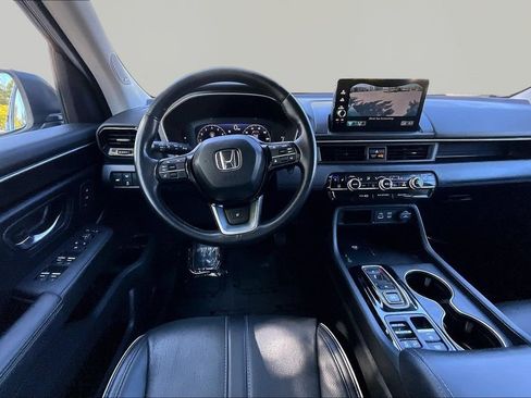 Used 2025 Honda Pilot Elite image 9
