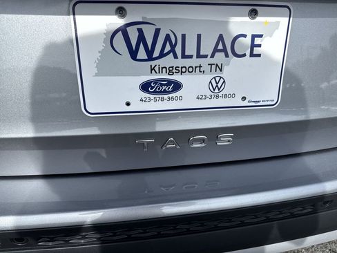 New 2025 Volkswagen Taos SE image 6