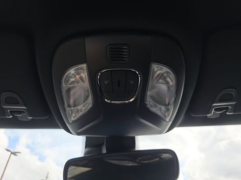 Used 2026 Jeep Compass Latitude image 29