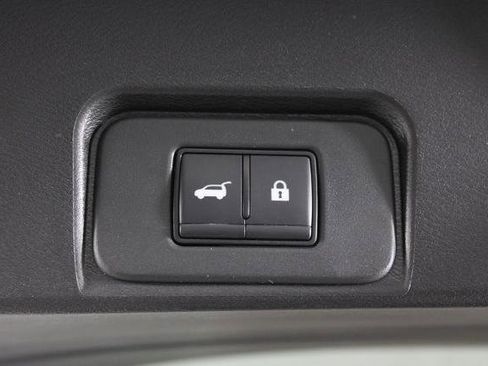 Certified 2025 Nissan Rogue SV image 17