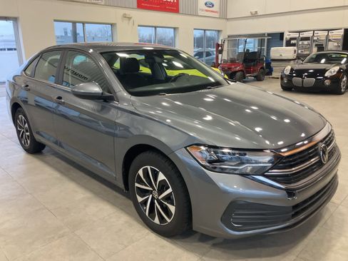 Used 2024 Volkswagen Jetta S image 3