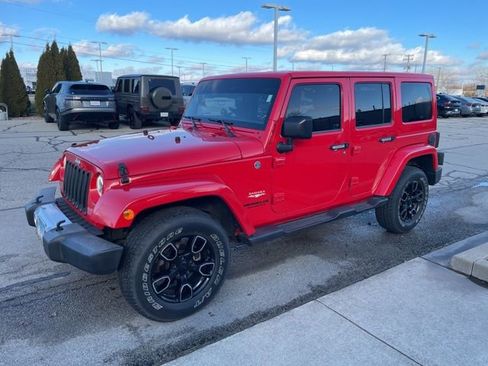 Used 2015 Jeep Wrangler Unlimited Sahara w/ Connectivity Group image 5