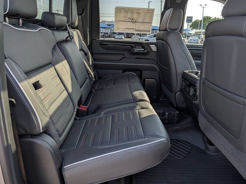 New 2026 GMC Sierra 2500 AT4X w/ AT4X AEV Edition AWD/4WD image 33