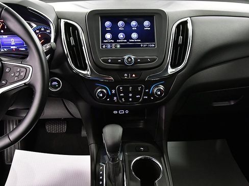 Used 2023 Chevrolet Equinox LT image 25