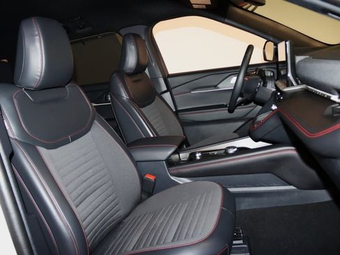 Used 2025 Ford Explorer ST-Line w/ Premium Package image 60