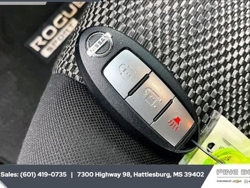 Used 2020 Nissan Rogue Sport SV image 9