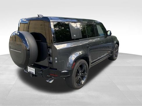 Certified 2024 Land Rover Defender 110 V8 image 8