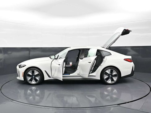 New 2026 BMW i4 eDrive40 w/ Premium Package RWD image 36