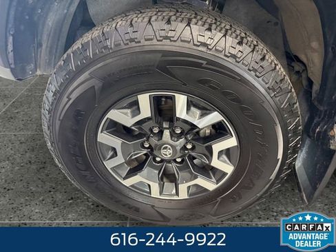 Used 2021 Toyota Tacoma TRD Off-Road w/ Technology Package AWD/4WD image 24