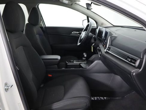 Used 2023 Kia Sportage LX AWD/4WD image 18