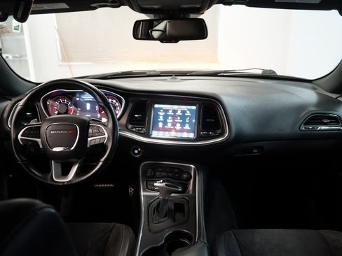 Used 2018 Dodge Challenger GT w/ GT Interior Package image 19