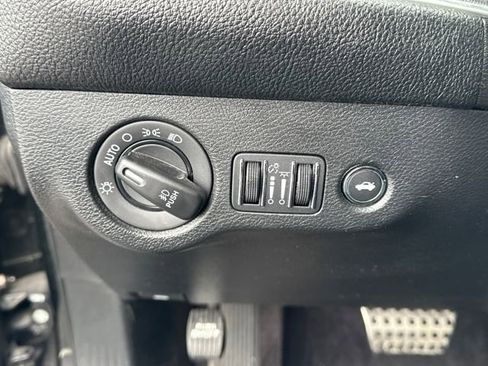 Used 2017 Dodge Challenger GT w/ Technology Group image 32