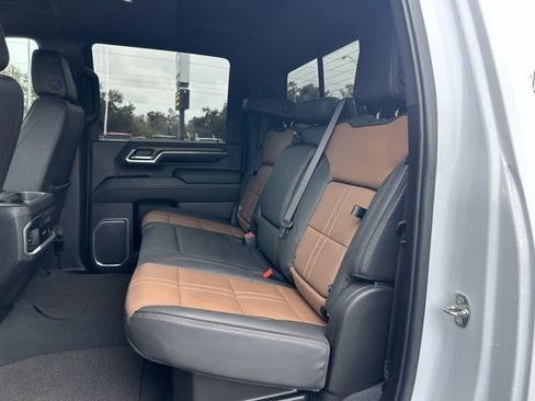 Used 2024 Chevrolet Silverado 3500 High Country w/ High Country Premium Package image 15