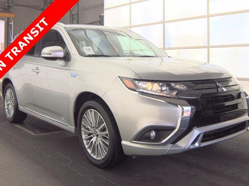 Used 2022 Mitsubishi Outlander 4WD Plug-In Hybrid image 5