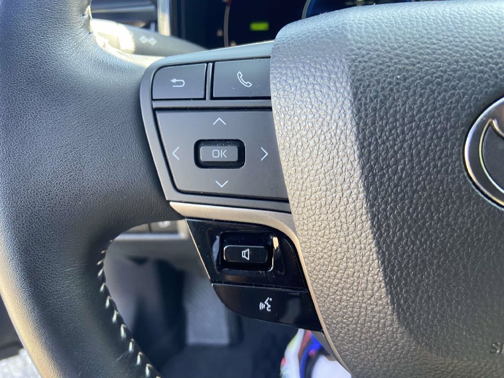 Used 2025 Toyota Camry SE w/ Convenience Package FWD image 34