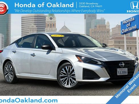 Used 2024 Nissan Altima 2.5 SV FWD image 1
