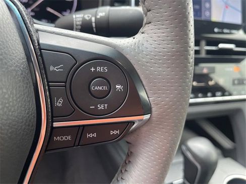 Used 2022 Toyota Avalon Limited image 10