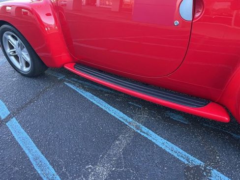 Used 2005 Chevrolet SSR w/ Preferred Equipment Group image 27