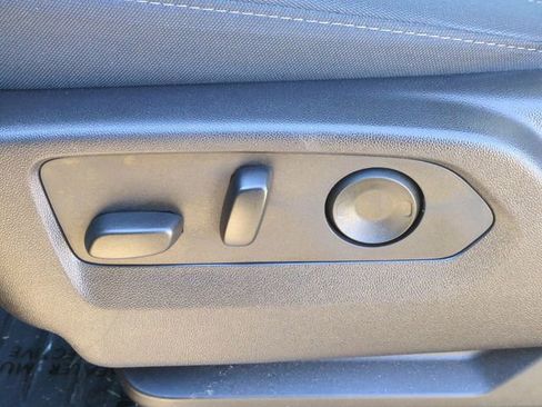 Used 2024 Chevrolet Silverado 1500 LT image 12