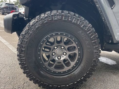 Used 2021 Jeep Wrangler Unlimited Rubicon w/ Xtreme Recon 35" Tire Package AWD/4WD image 10