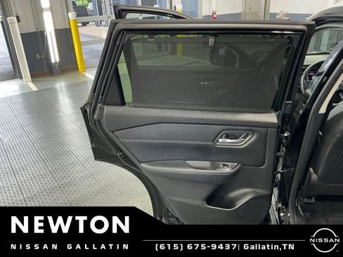 Used 2024 Nissan Rogue SV w/ SV Premium Package AWD/4WD image 36