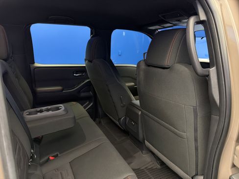 Used 2024 Nissan Frontier PRO-4X w/ Technology Package image 27
