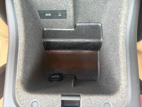 Used 2014 Porsche Cayenne Platinum Edition image 22