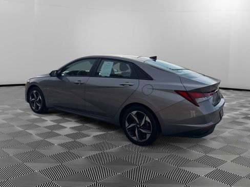 Used 2023 Hyundai Elantra SEL w/ Convenience Package image 5