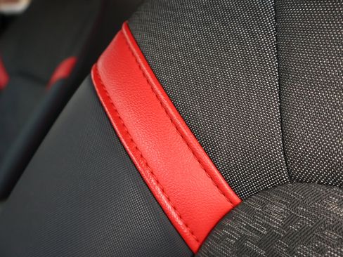 Used 2024 Chevrolet Colorado Z71 w/ Z71 Convenience Package 2 image 11