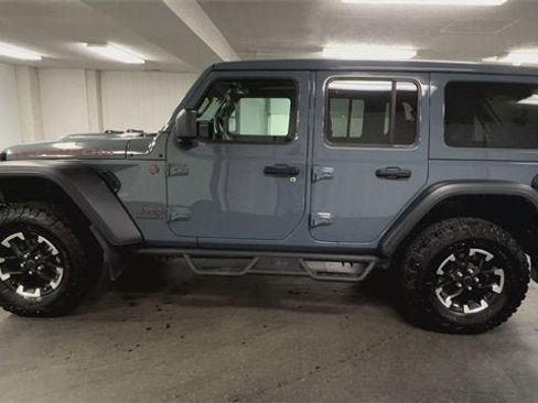 Used 2024 Jeep Wrangler Unlimited Rubicon w/ Technology Group image 5