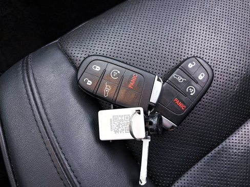 Used 2021 Jeep Grand Cherokee High Altitude AWD/4WD image 27