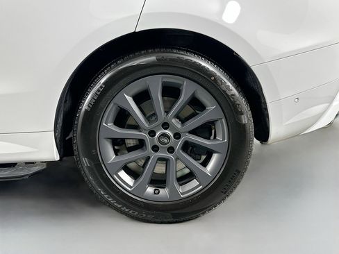 Certified 2025 Land Rover Range Rover Sport Dynamic SE image 32