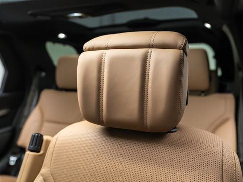 New 2026 Land Rover Discovery Limited Edition AWD/4WD image 14