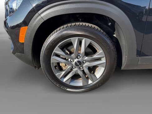 Used 2023 Kia Seltos LX image 9