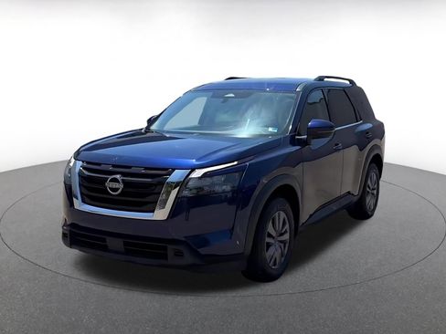 Used 2025 Nissan Pathfinder SV AWD/4WD image 7