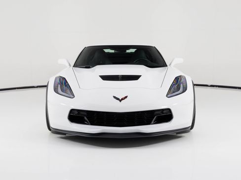 Used 2015 Chevrolet Corvette Z06 w/ 3LZ Preferred Equipment Group image 10