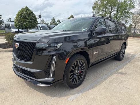 Used 2024 Cadillac Escalade ESV V w/ Heavy-Duty Trailer Package image 8