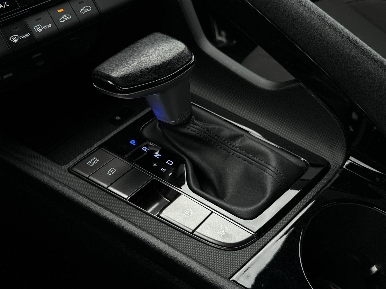 Certified 2025 Hyundai Elantra SEL FWD image 22