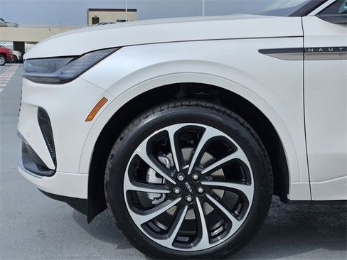 New 2026 Lincoln Nautilus Black Label image 9