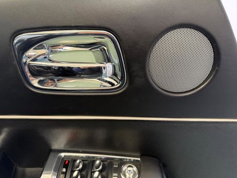 Used 2016 Rolls-Royce Wraith RWD image 12