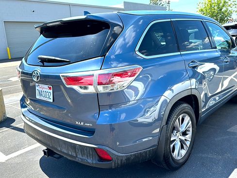 Used 2015 Toyota Highlander XLE AWD/4WD image 10