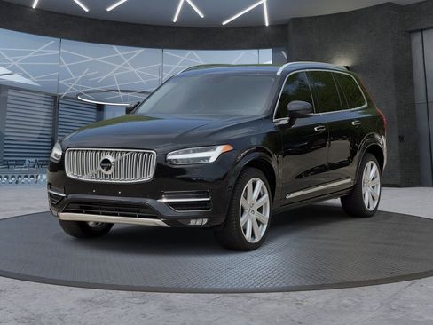 Used 2019 Volvo XC90 T6 Inscription w/ Luxury Package AWD/4WD image 2