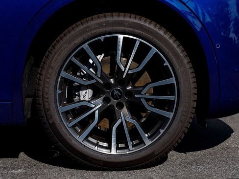 New 2025 Maserati Grecale GT image 16