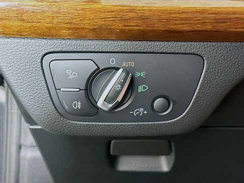 Used 2021 Audi Q5 e Premium w/ Convenience Package image 16