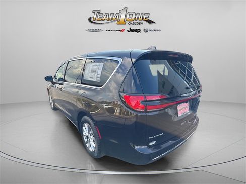 New 2026 Chrysler Pacifica Limited image 6