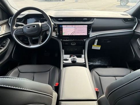 New 2026 Jeep Grand Cherokee Limited w/ Luxury Tech Group II image 37