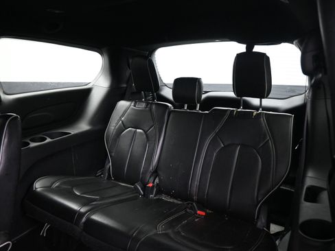 Used 2018 Chrysler Pacifica Touring Plus w/ S Appearance Package image 18