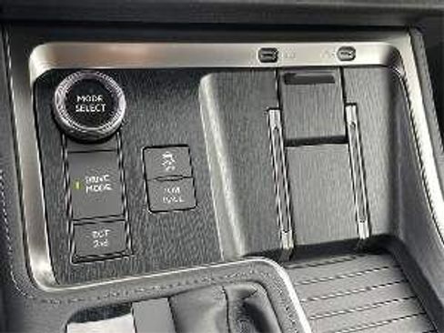 Used 2024 Lexus GX 550 w/ Cold Area Package AWD/4WD image 19